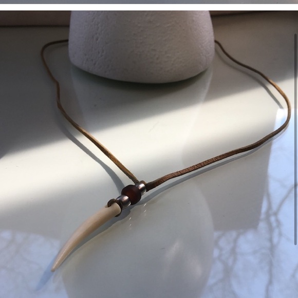 Free with purchase! Horn Boho Necklace with suede string 15” long - Picture 1 of 4